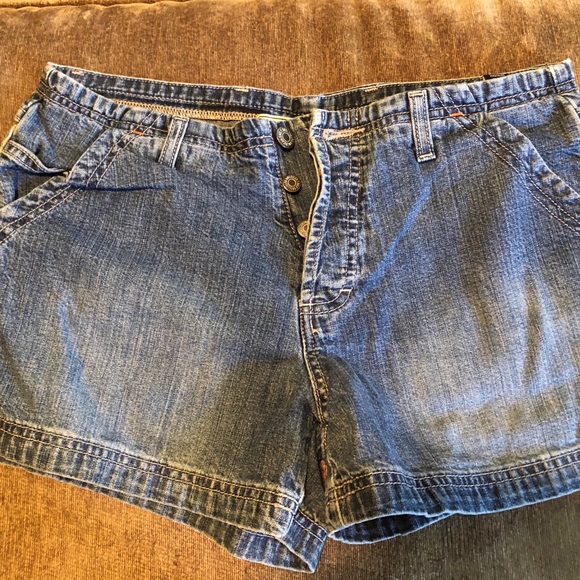 American Eagle denim shorts - size 6 - Picture 1 of 2